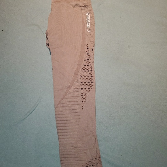 Gymshark Pants - Gymshark Cropped Leggings